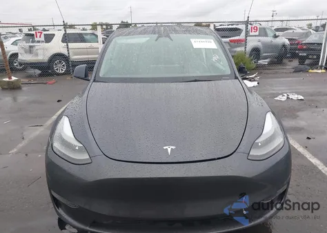 2023 Tesla Model Y Awd/Long Range Dual Motor All-Wheel Drive z USA, uszkodzony, nr VIN 7SAYGDEE8PF842237
